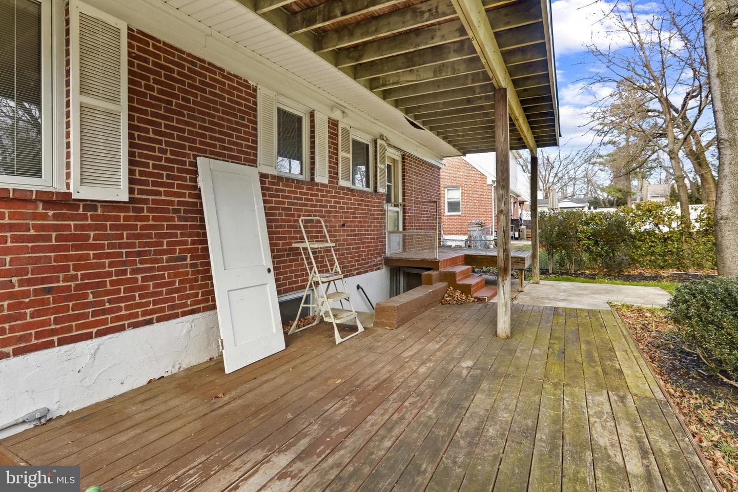 409 Oak Court photo 24