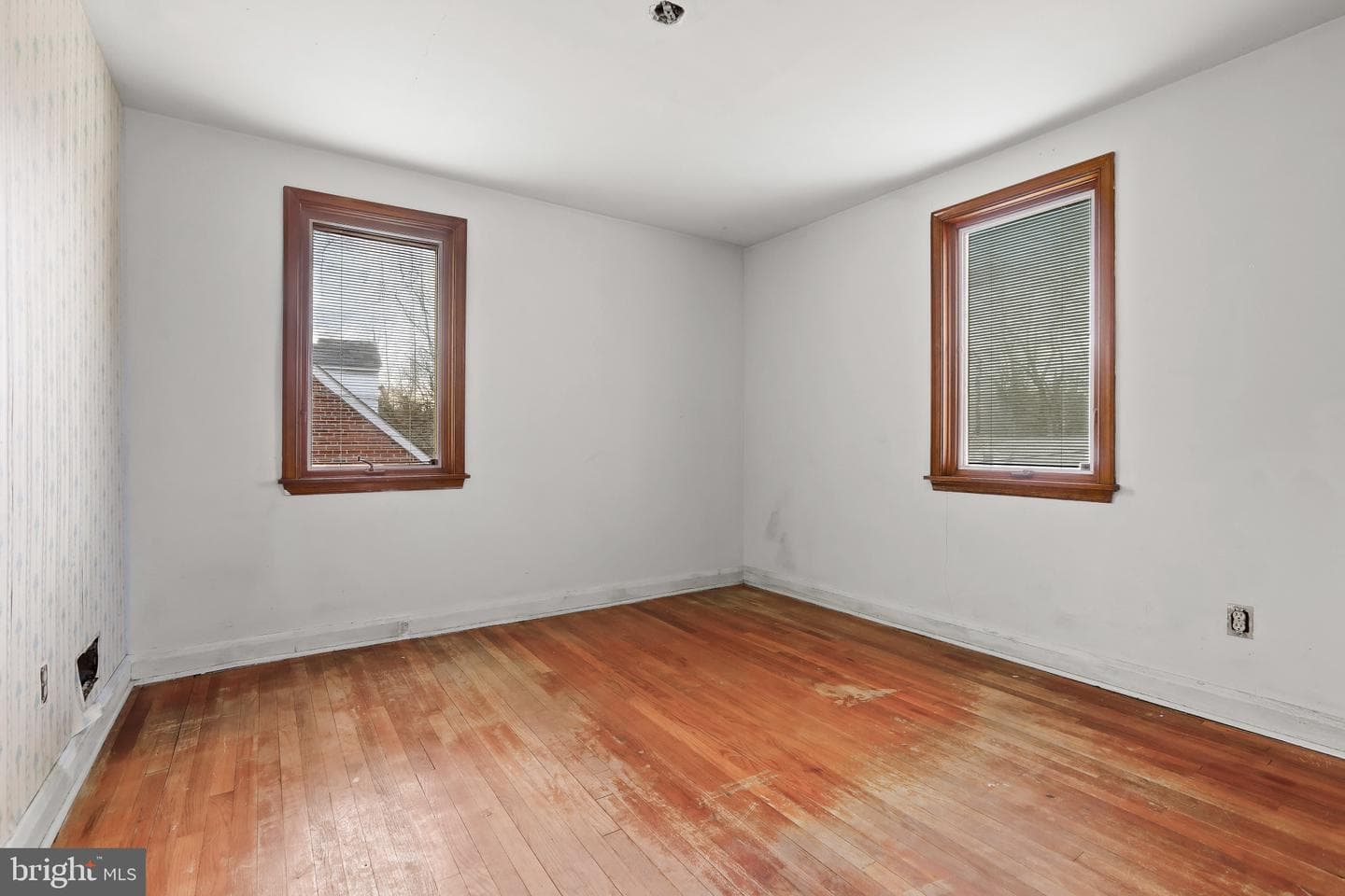 409 Oak Court photo 8