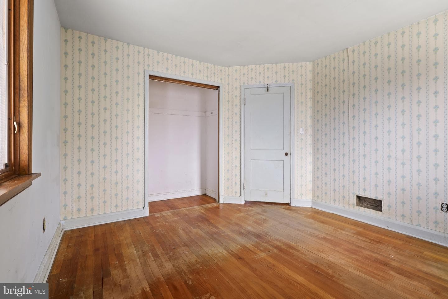 409 Oak Court photo 9