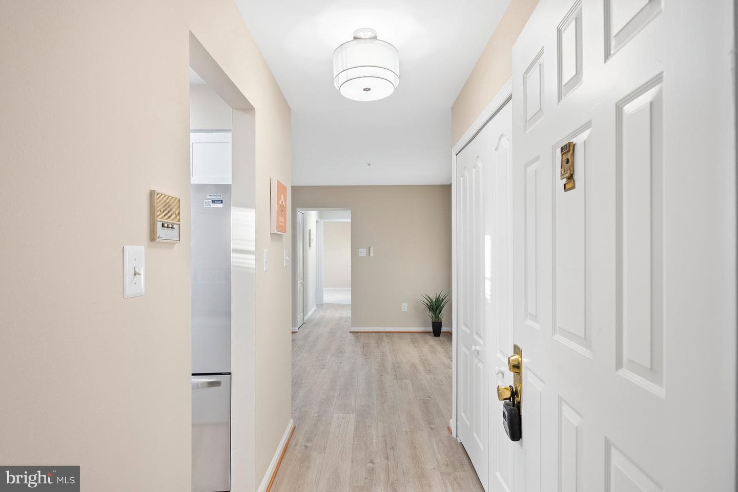 26 Shaftsbury Court #26 photo 3