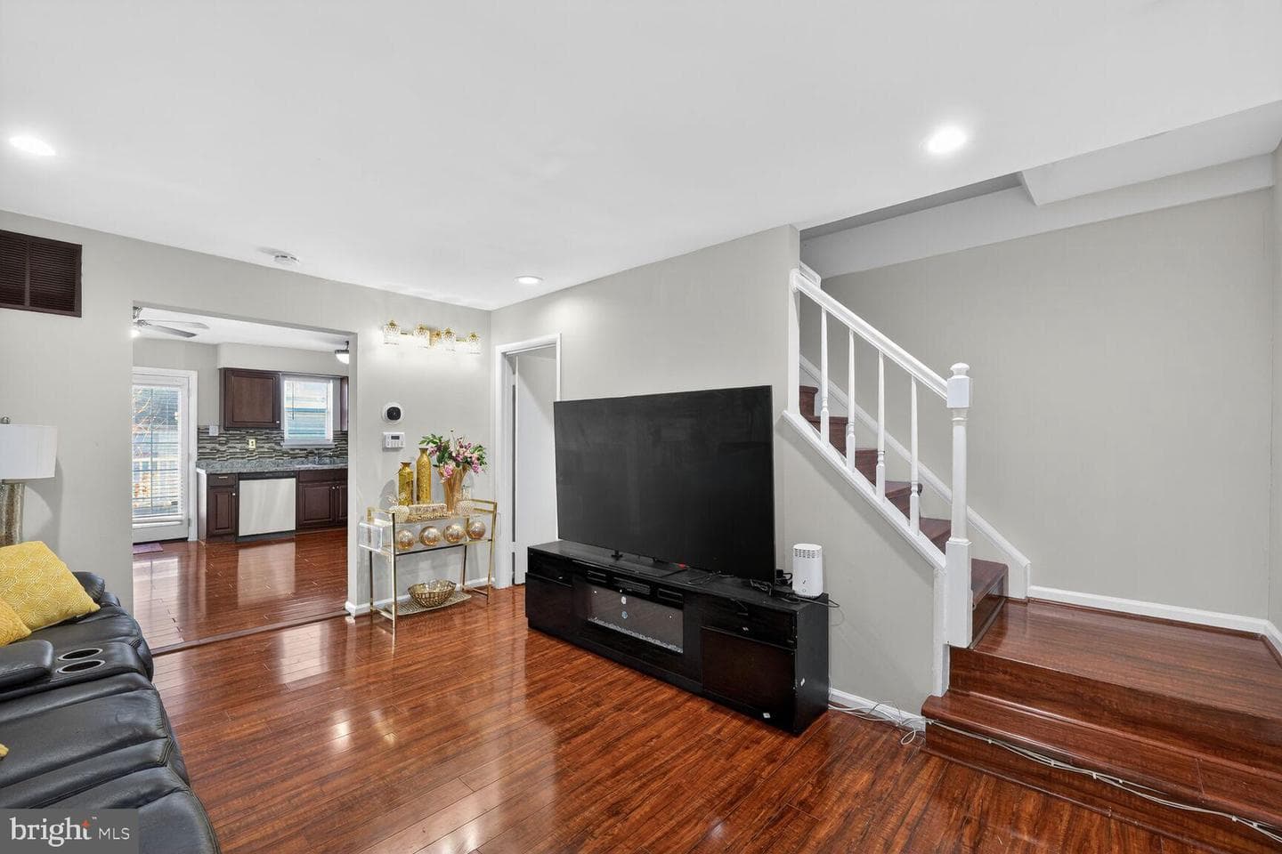 615 Glynock Place photo 10