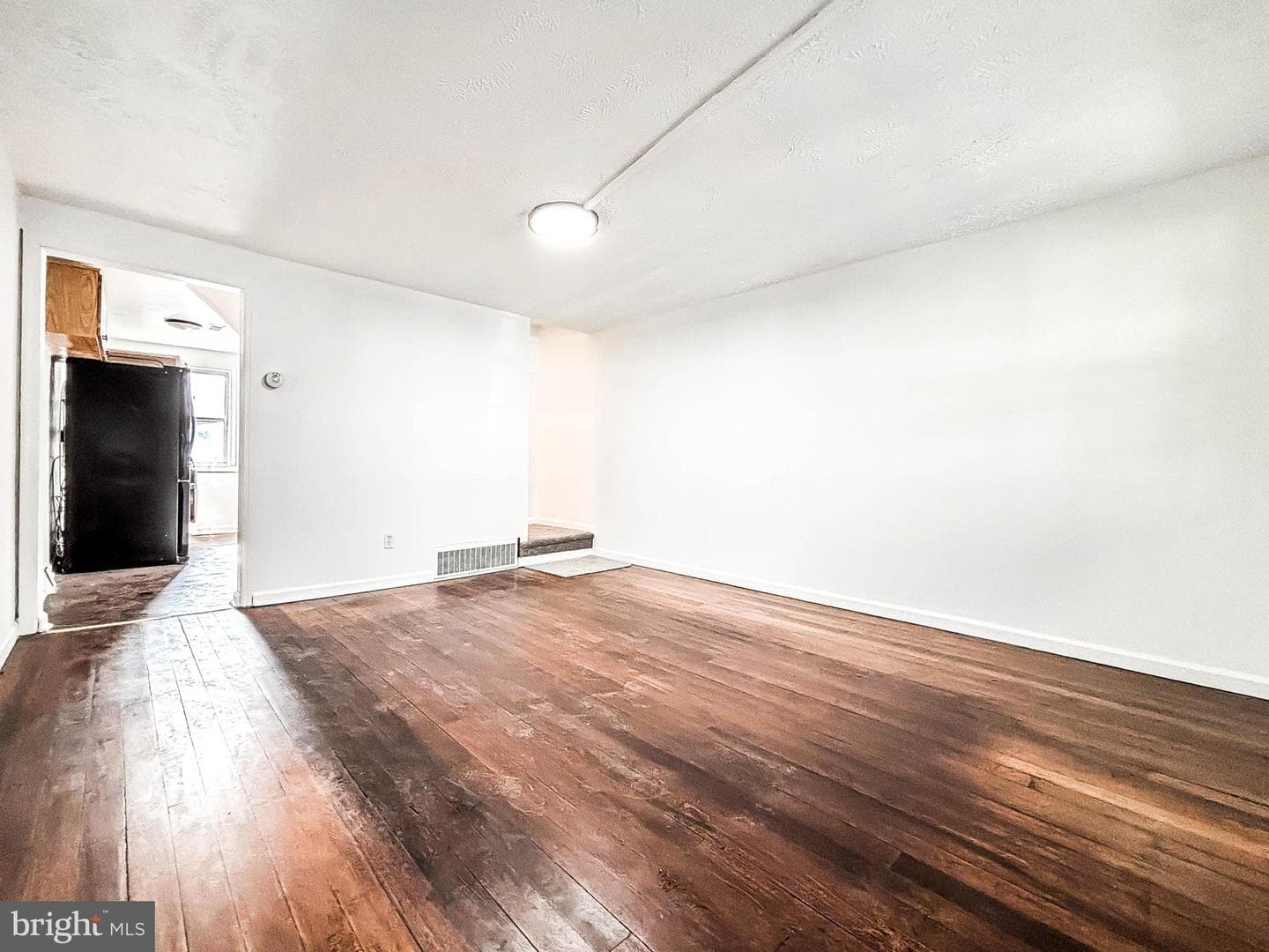 414 Avondale Road photo 7