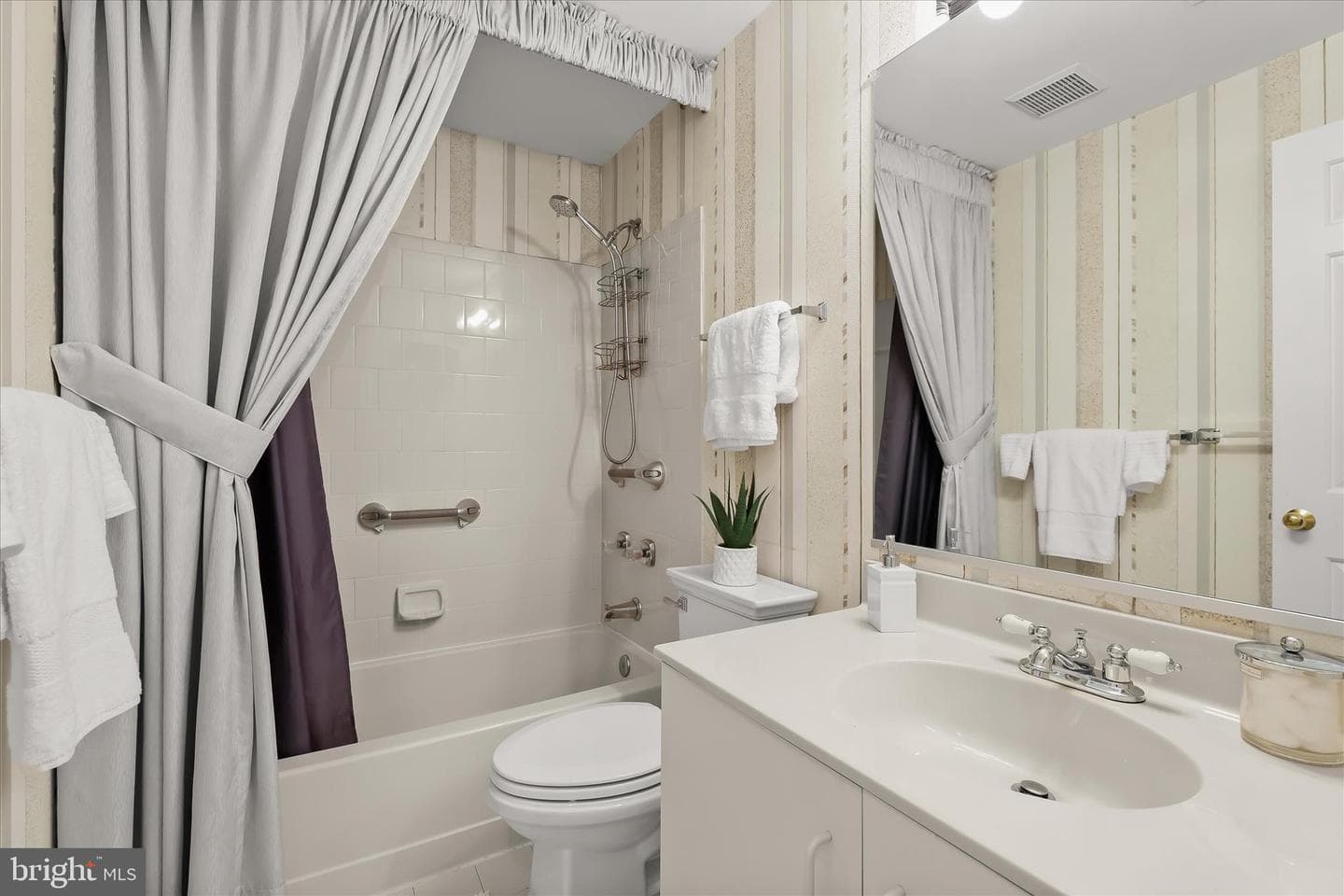 8120 Derby Lane #4d11 photo 33