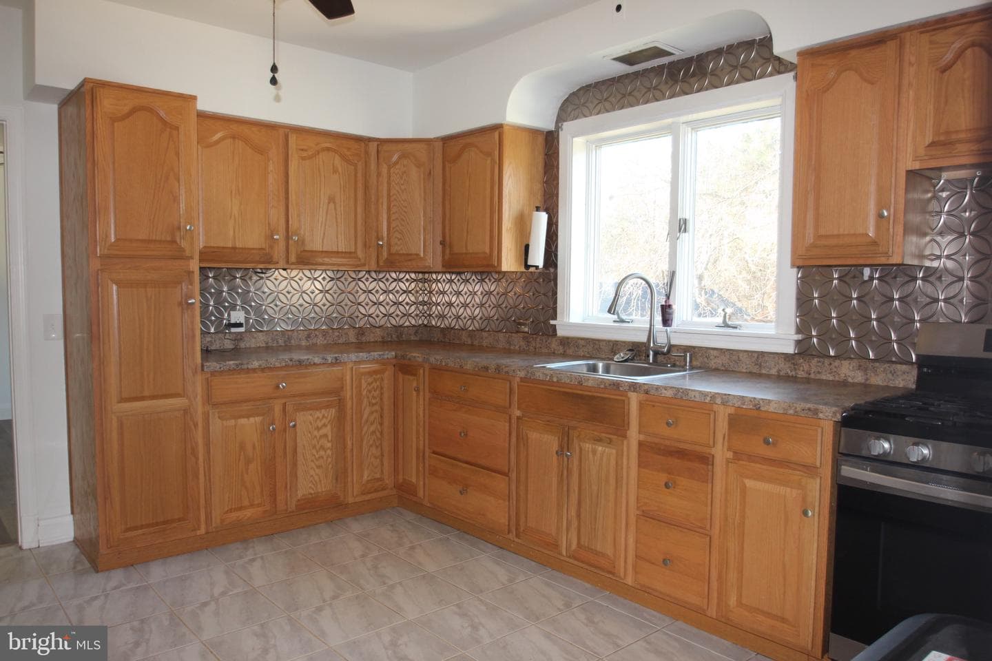 9214 Nottingwood Road photo 3