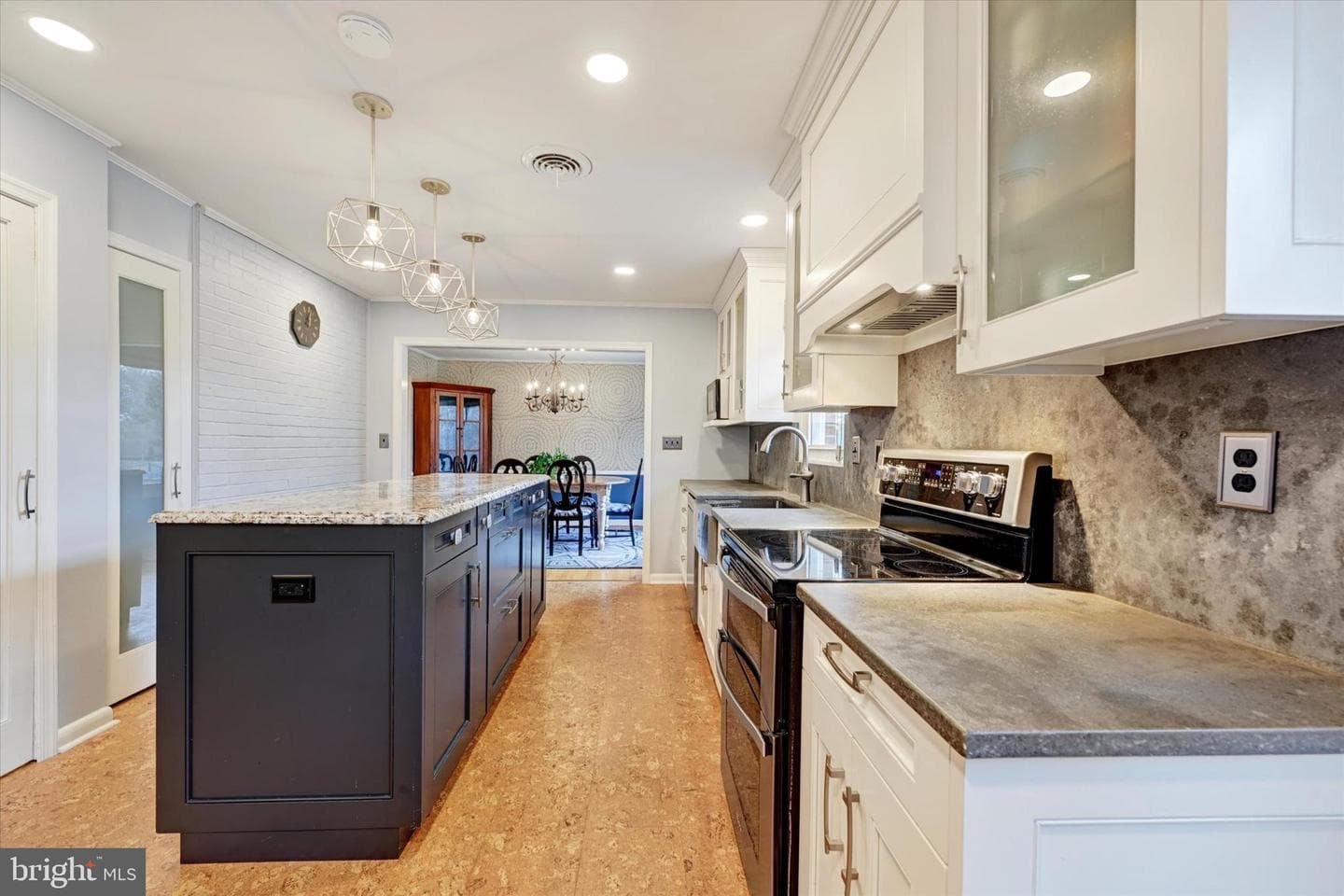 13324 Manor Road photo 11