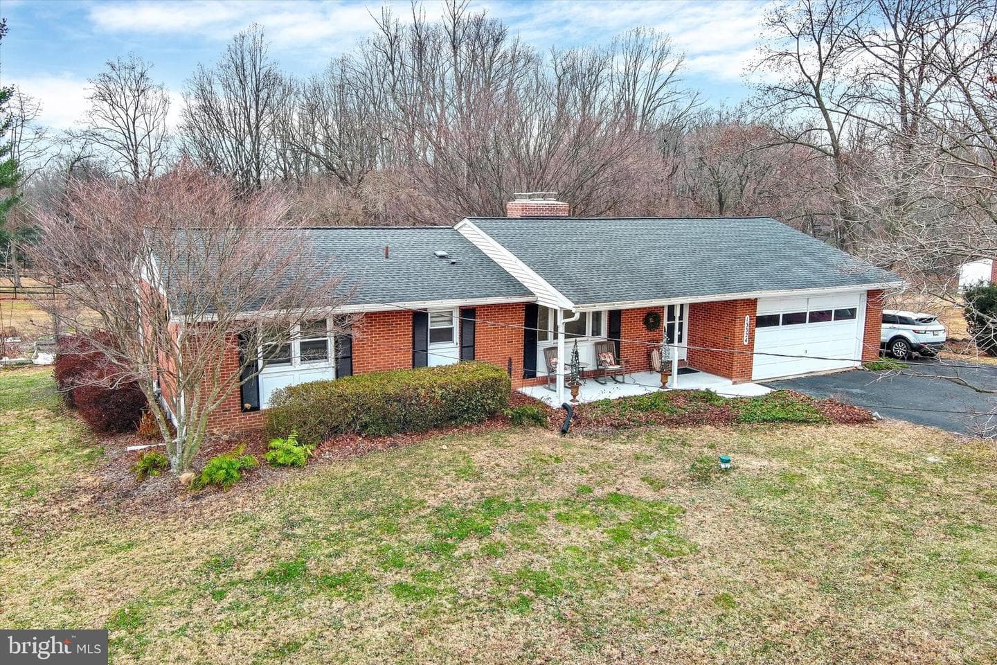 13324 Manor Road photo 2