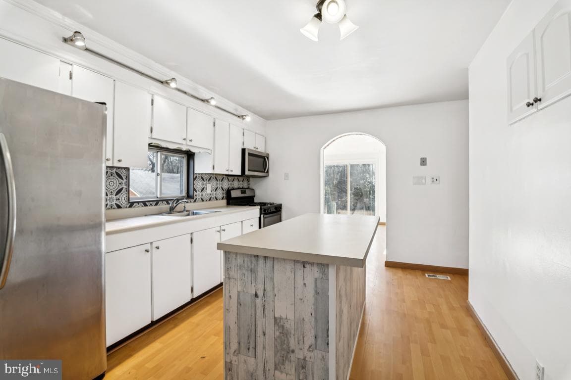 231 Riverview Avenue photo 10