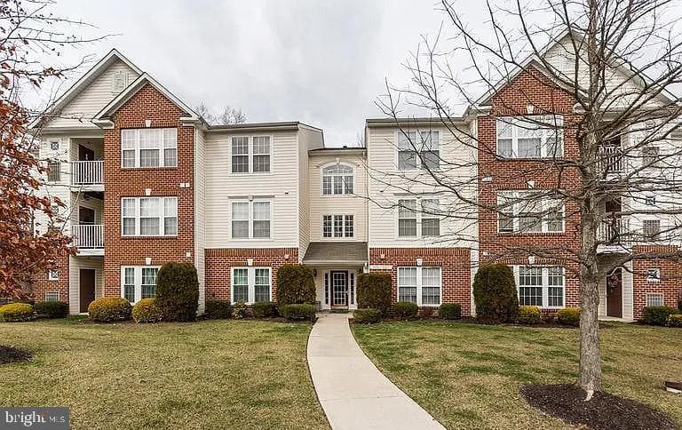 5025 Marchwood Court #5l photo 1