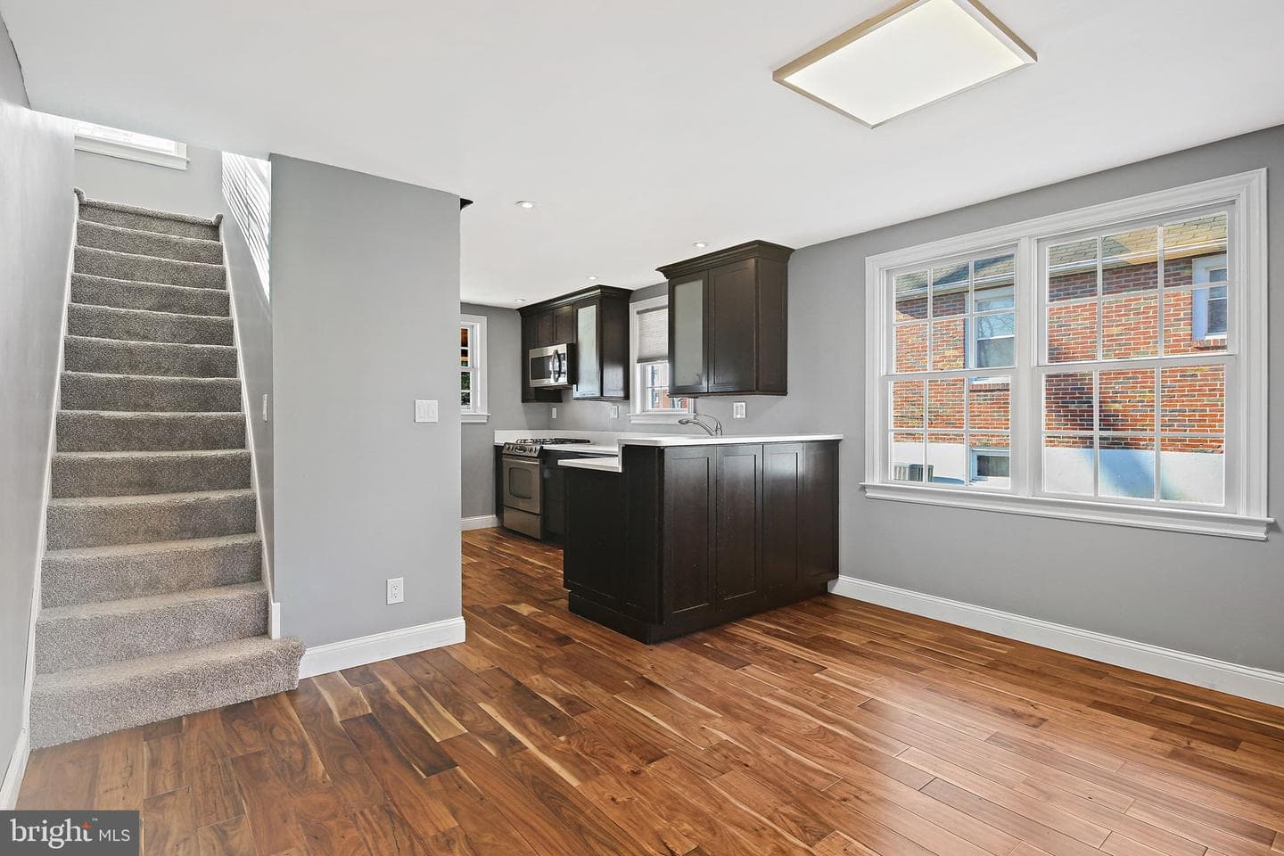 3049 Oak Forest Drive photo 3