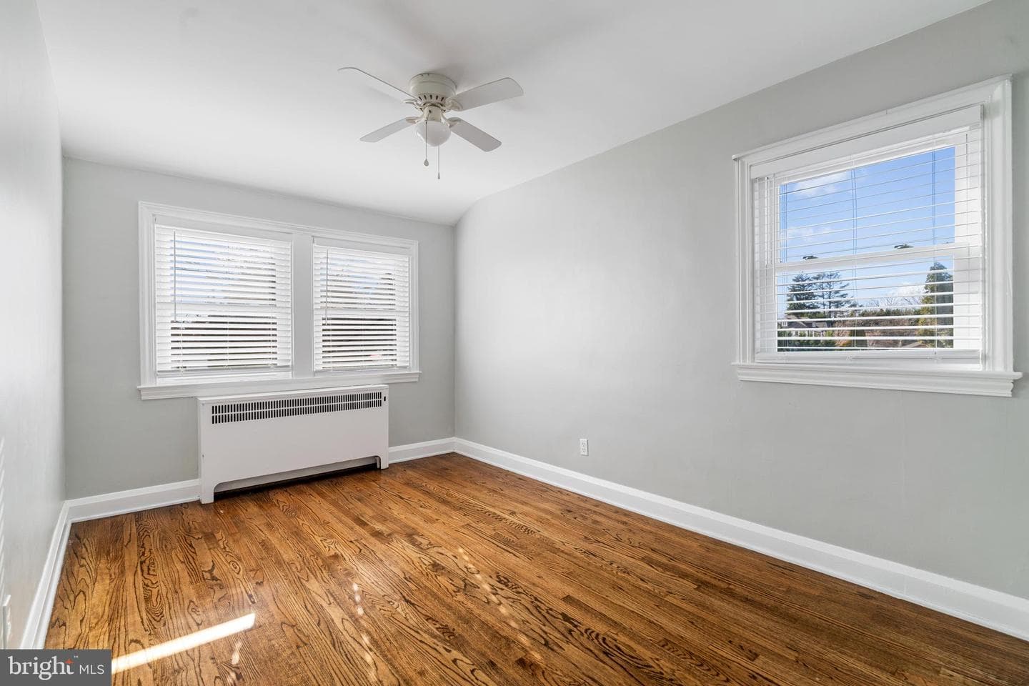 201 Ridge Avenue photo 20