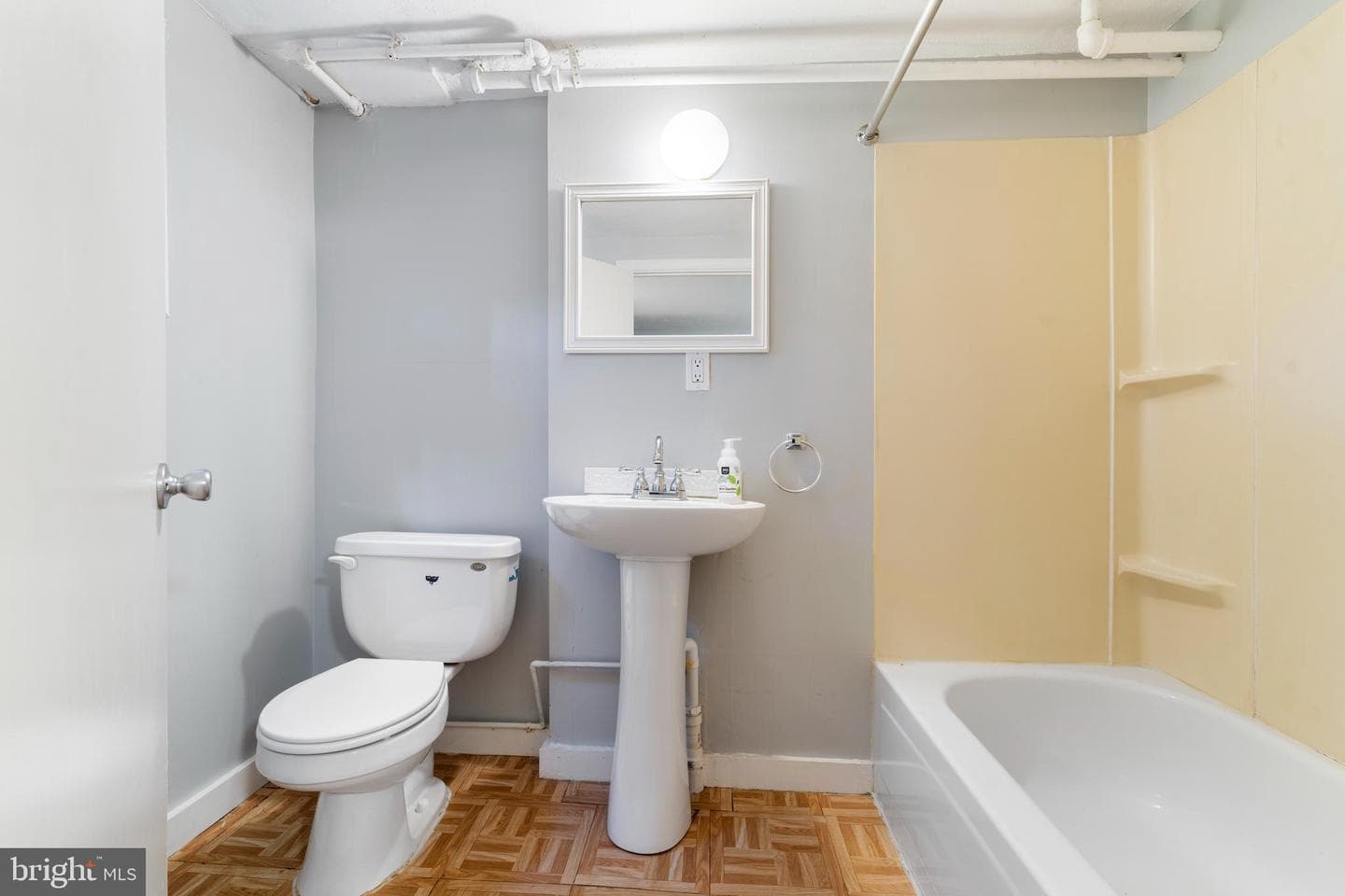 201 Ridge Avenue photo 28