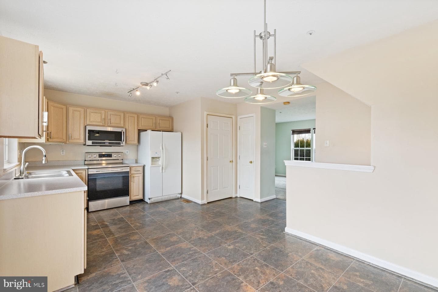 5206 Castlestone Drive photo 3