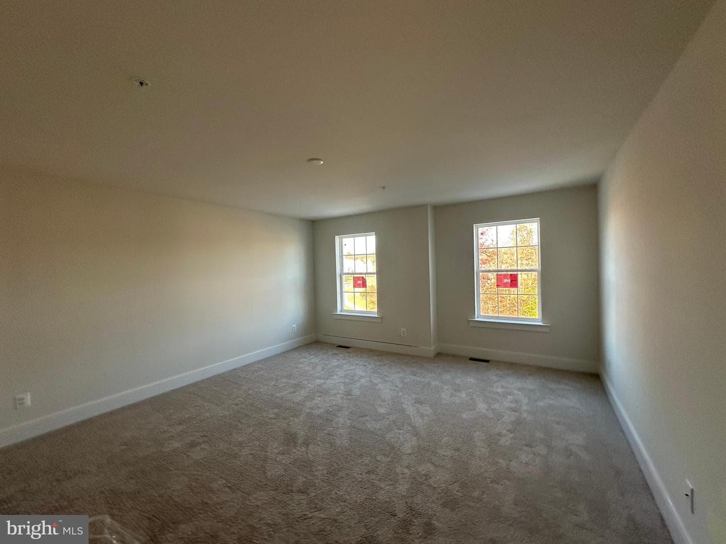 King Avenue photo 16