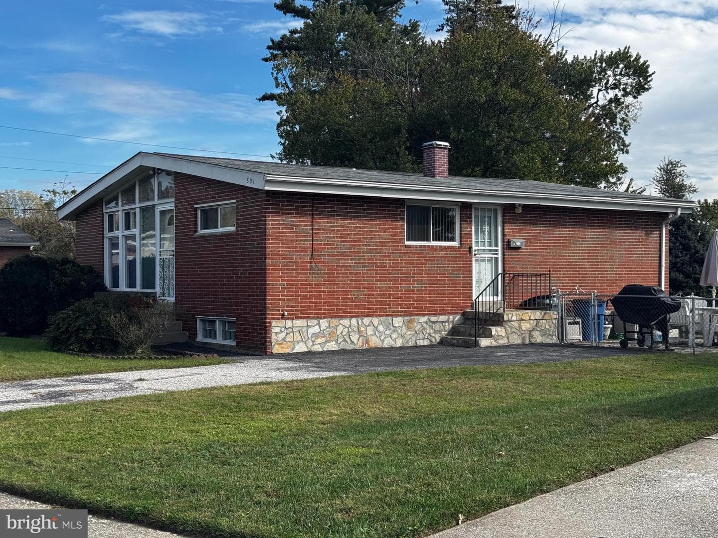 801 Sturgis Place photo 1