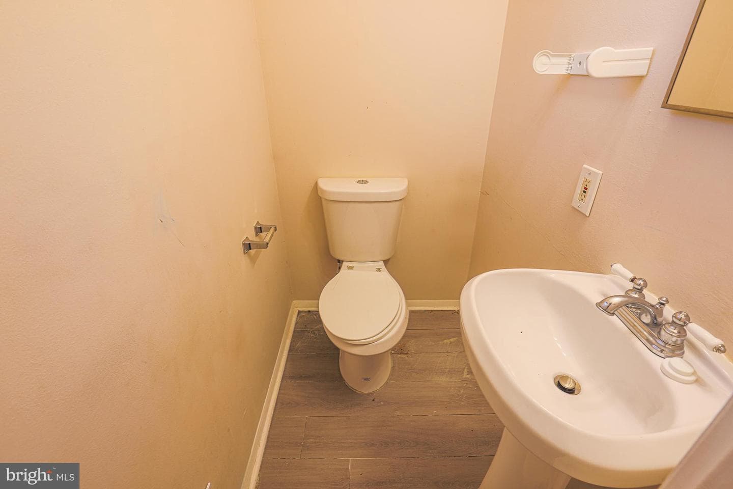114 Glyndon Drive photo 32