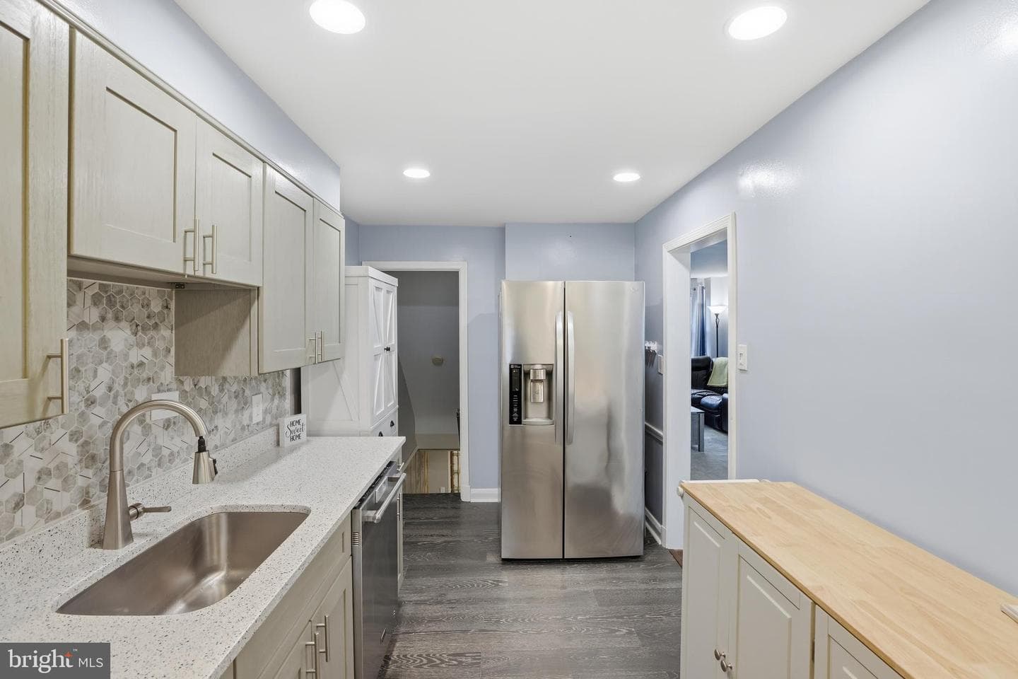 1542 Clairidge Road photo 4