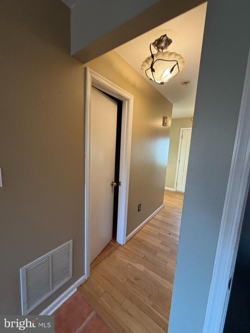 9404 Horn Avenue photo 21