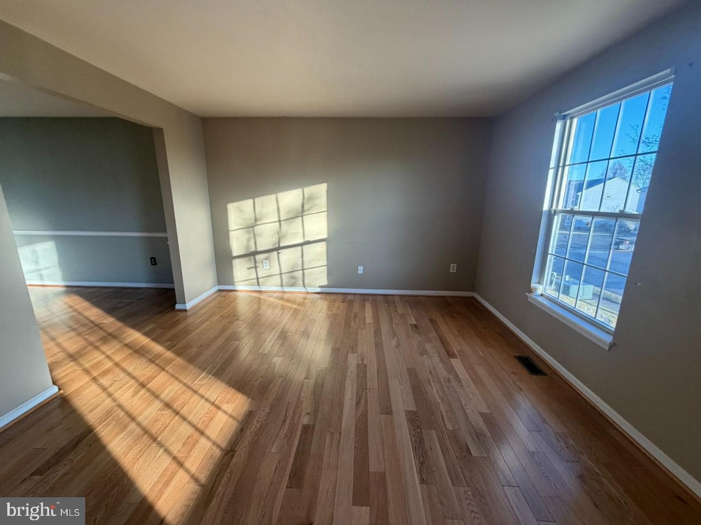 9404 Horn Avenue photo 4