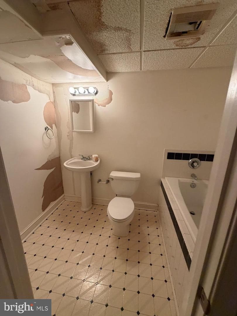 9404 Horn Avenue photo 53