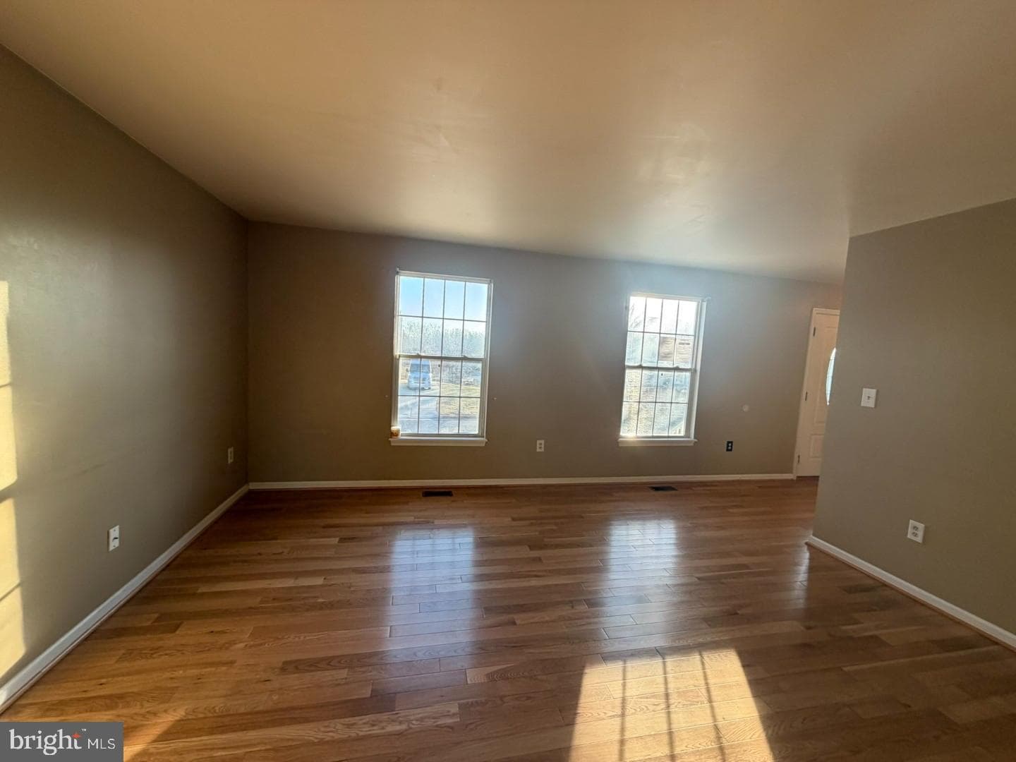 9404 Horn Avenue photo 7