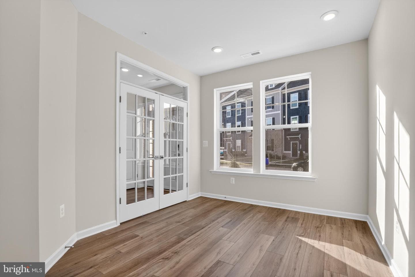 613 Barnehurst Street photo 3
