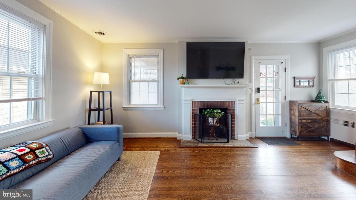 425 Woodbine Avenue photo 4