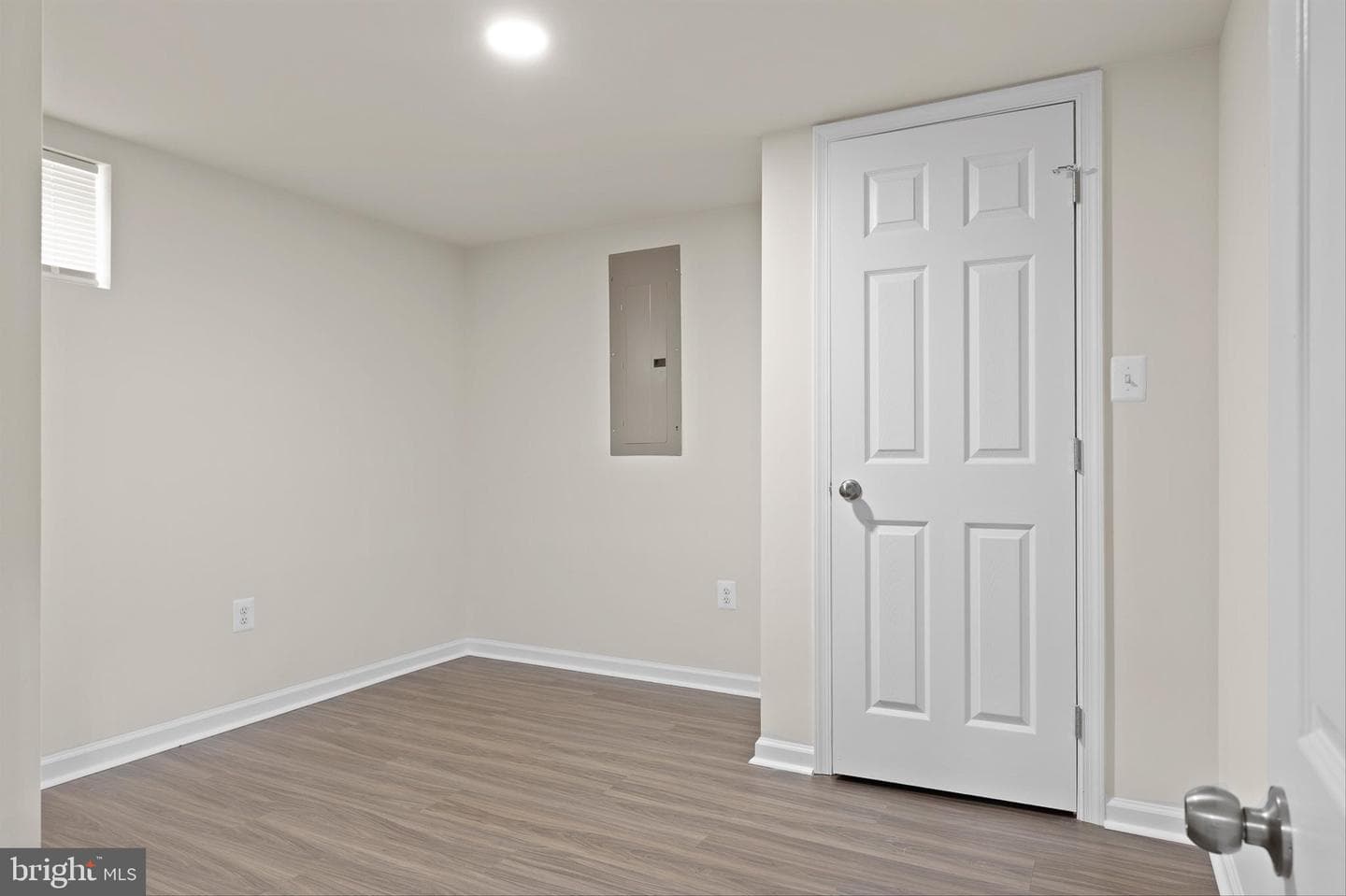 6907 Schissler Avenue photo 22