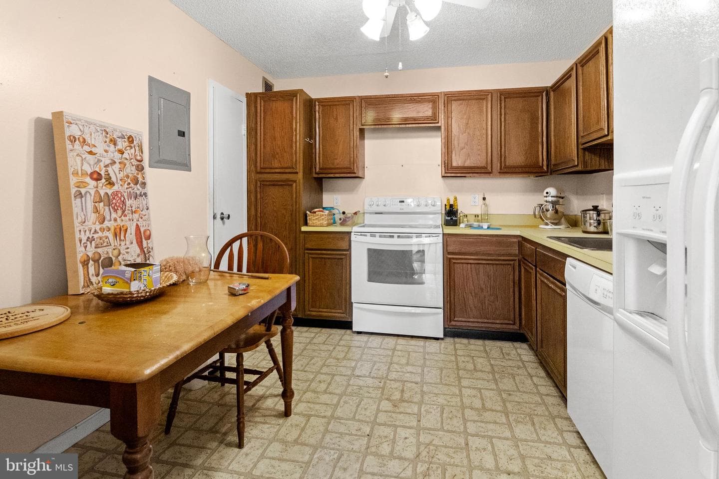 205 E Joppa Road #1706 photo 16
