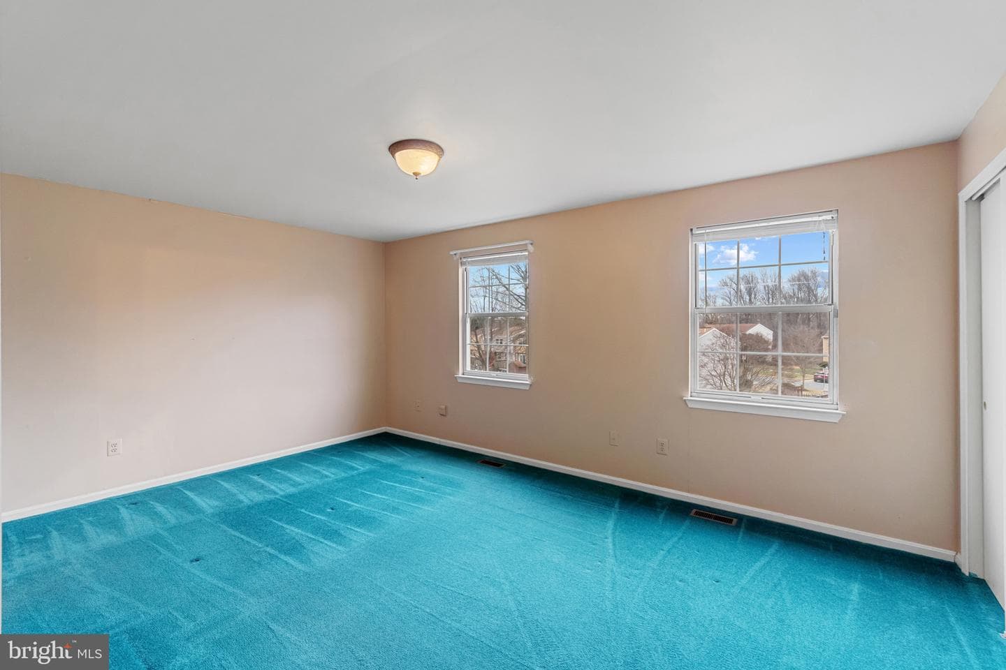 41 Chesthill Court photo 13