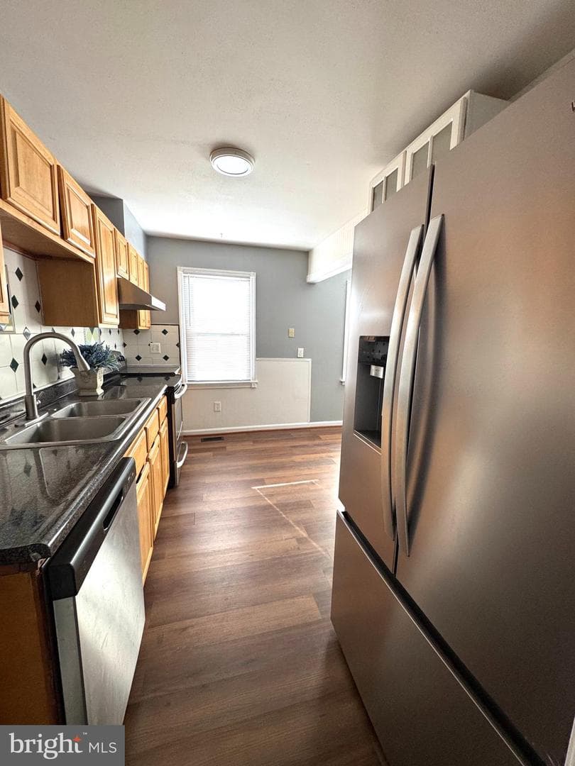 11 Lerner Court #33i photo 6