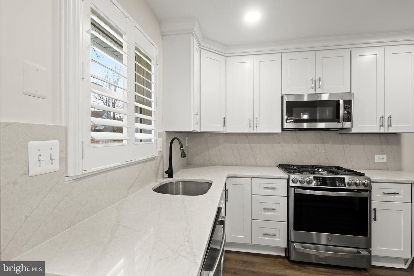 132 Warwick Drive photo 23