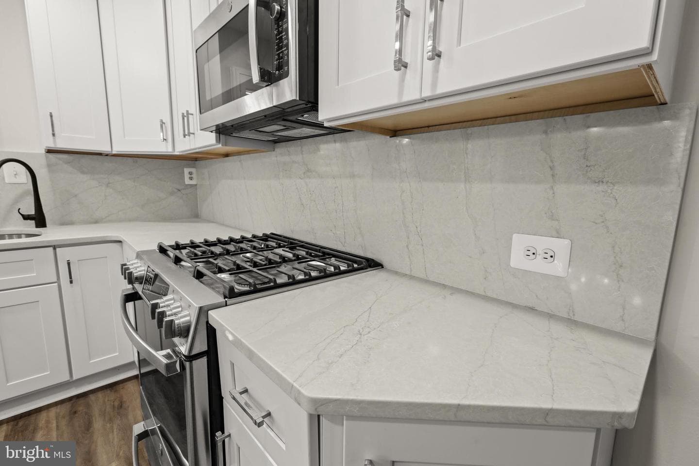 132 Warwick Drive photo 24