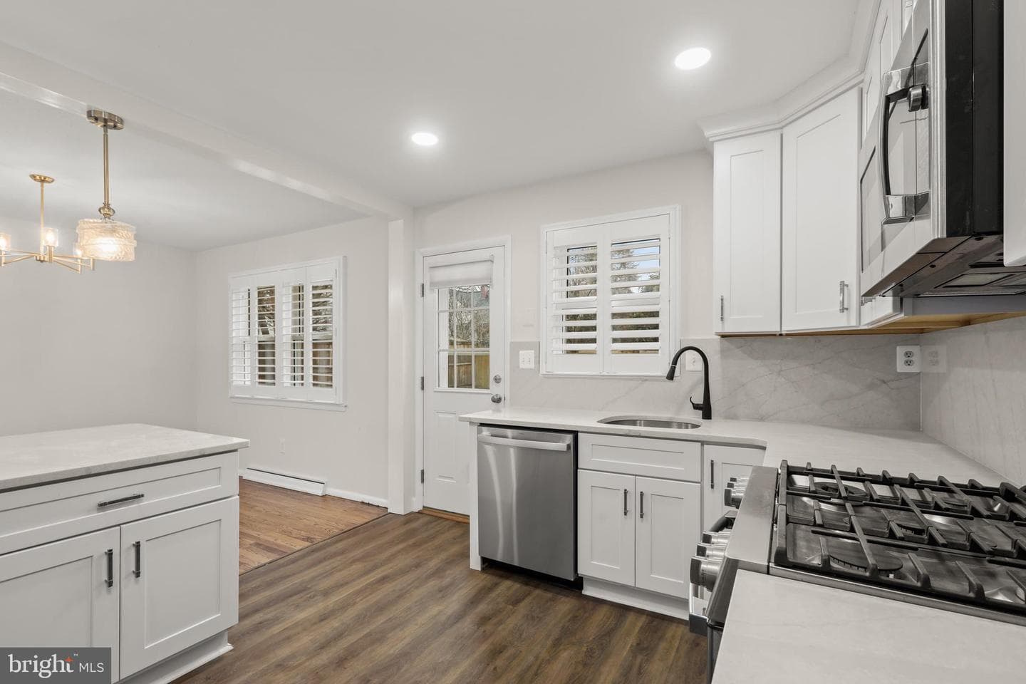 132 Warwick Drive photo 25