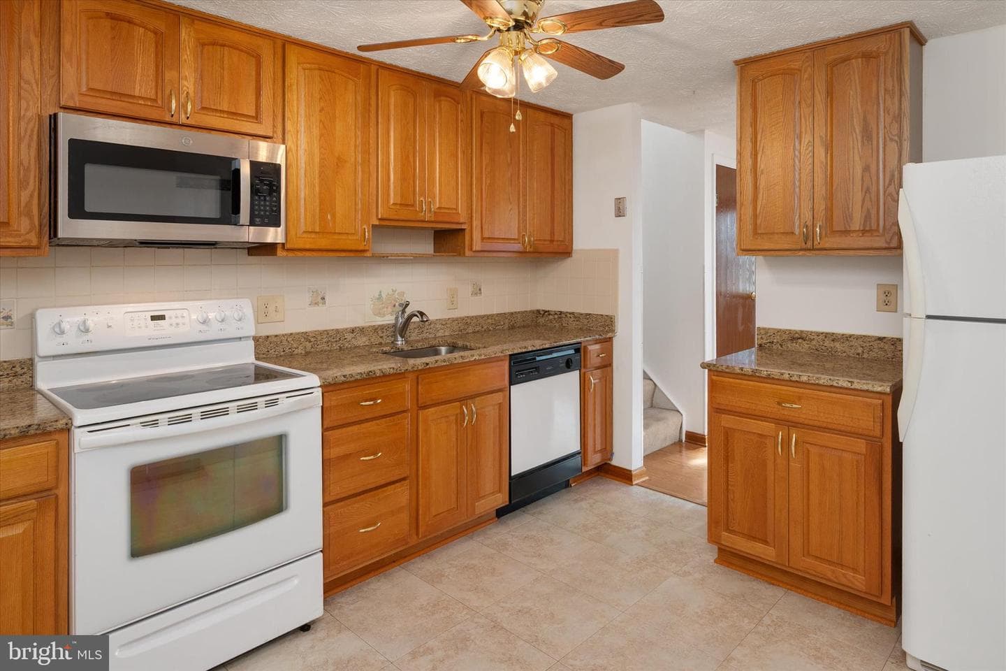 226 Compass Road photo 11