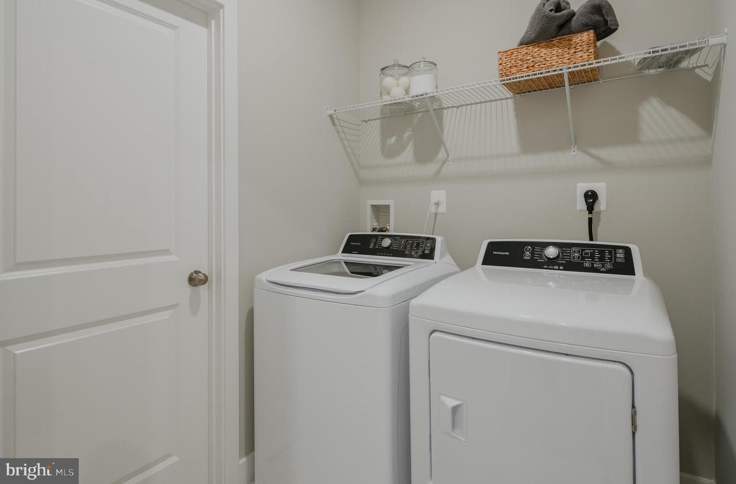 186 Kelly Way photo 12