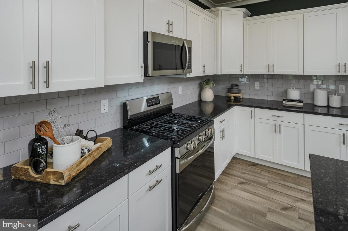 186 Kelly Way photo 5