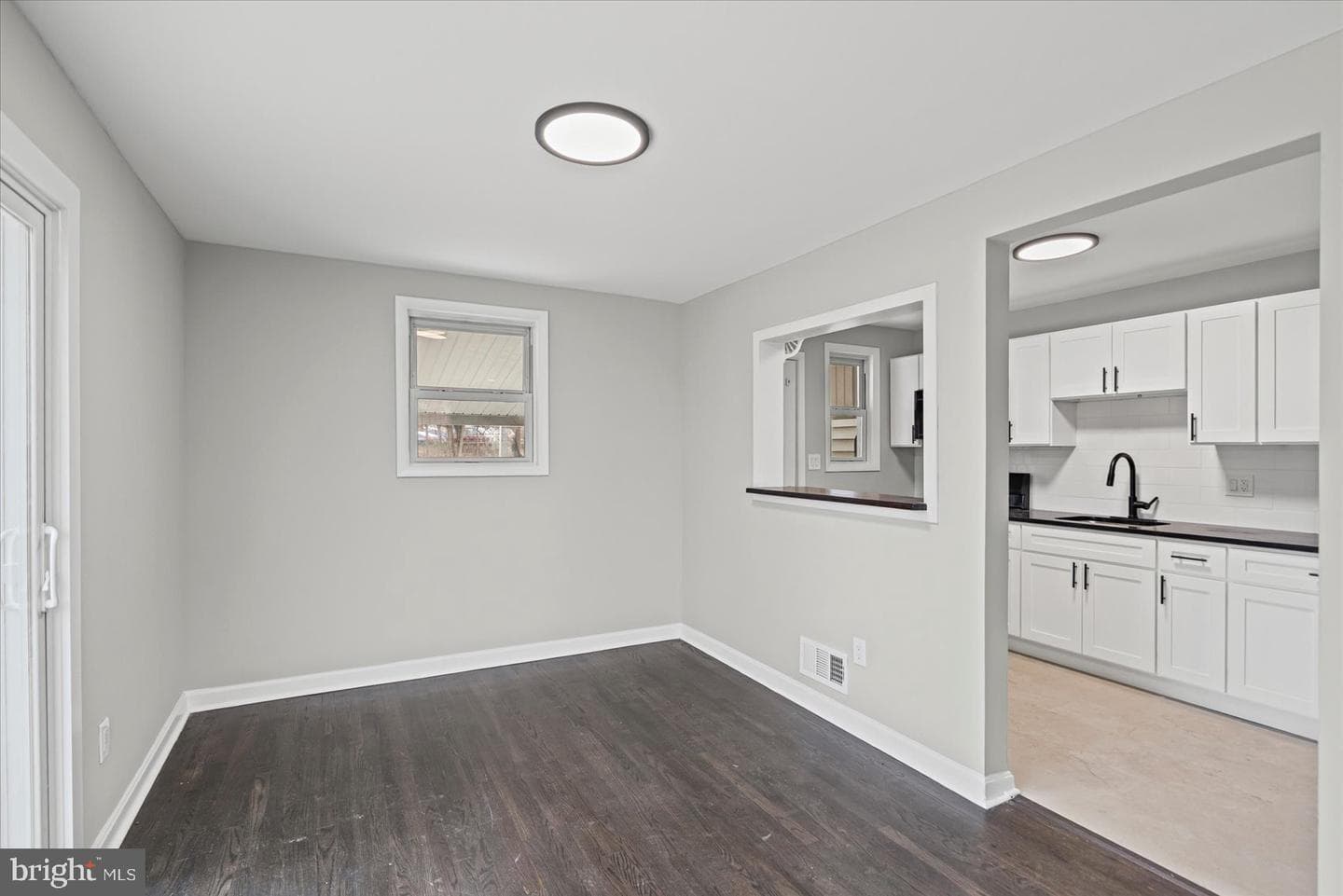 306 Capitol Court photo 6