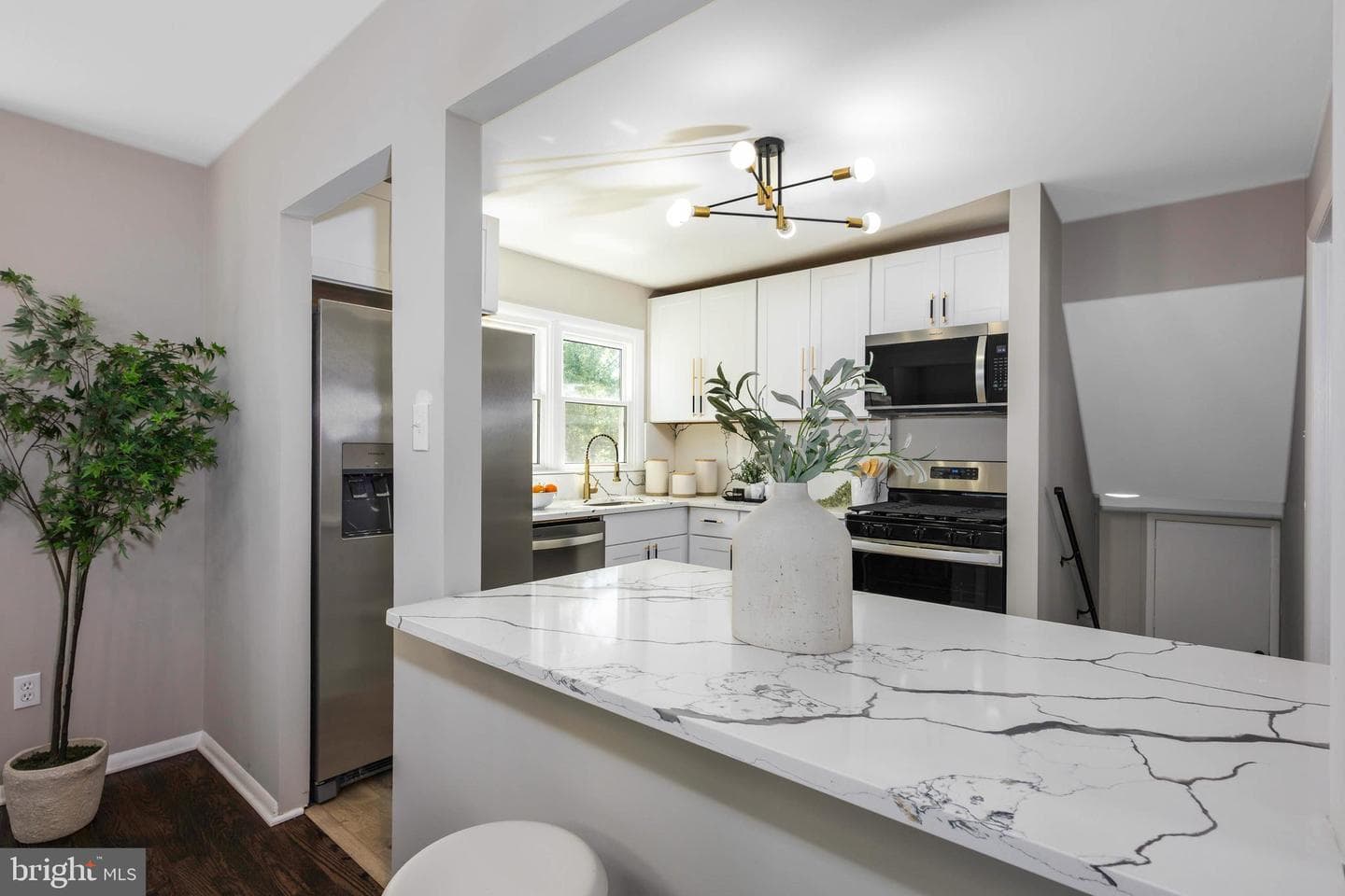 1847 Wycliffe Road photo 10