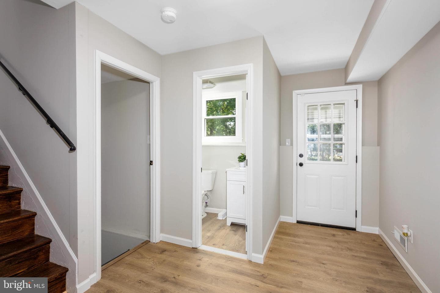 1847 Wycliffe Road photo 23