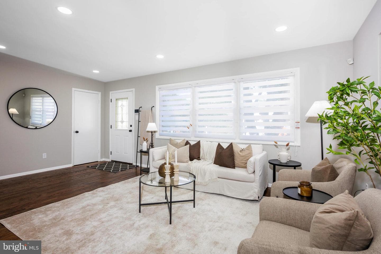 1847 Wycliffe Road photo 6