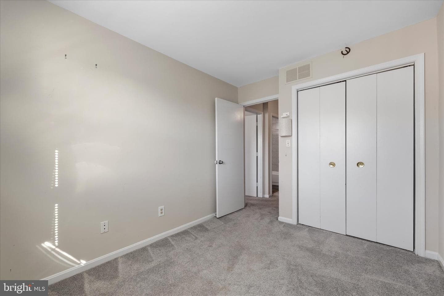5816 Richardson Mews Square photo 16