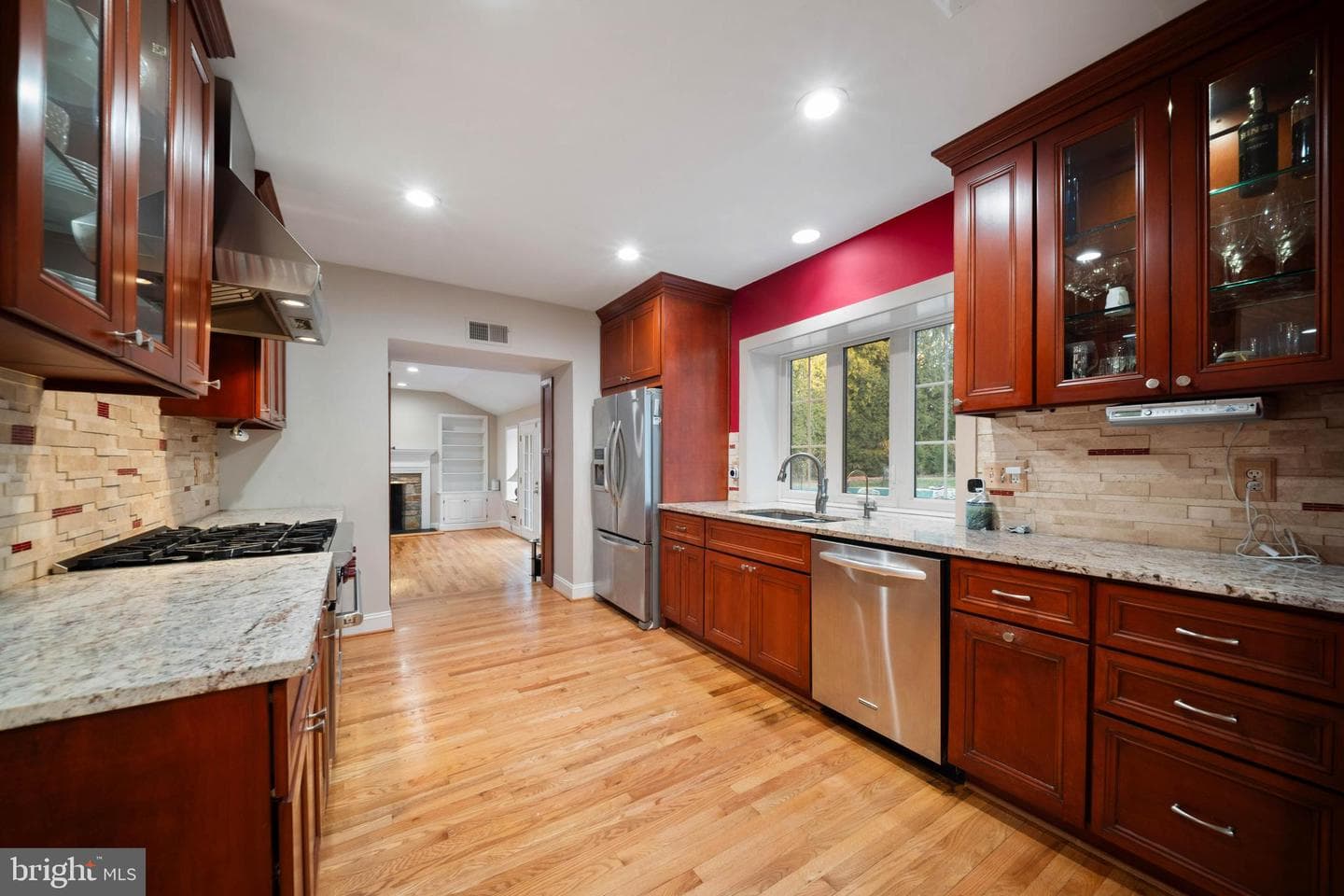 101 Thicket Road photo 6