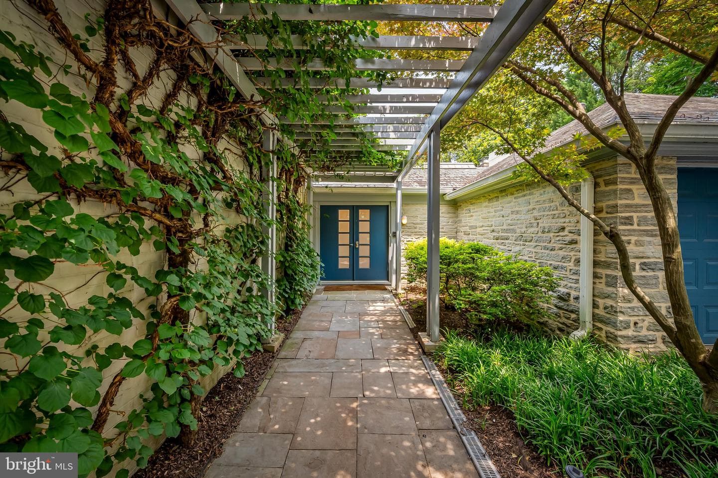 6 Meadow Road photo 3