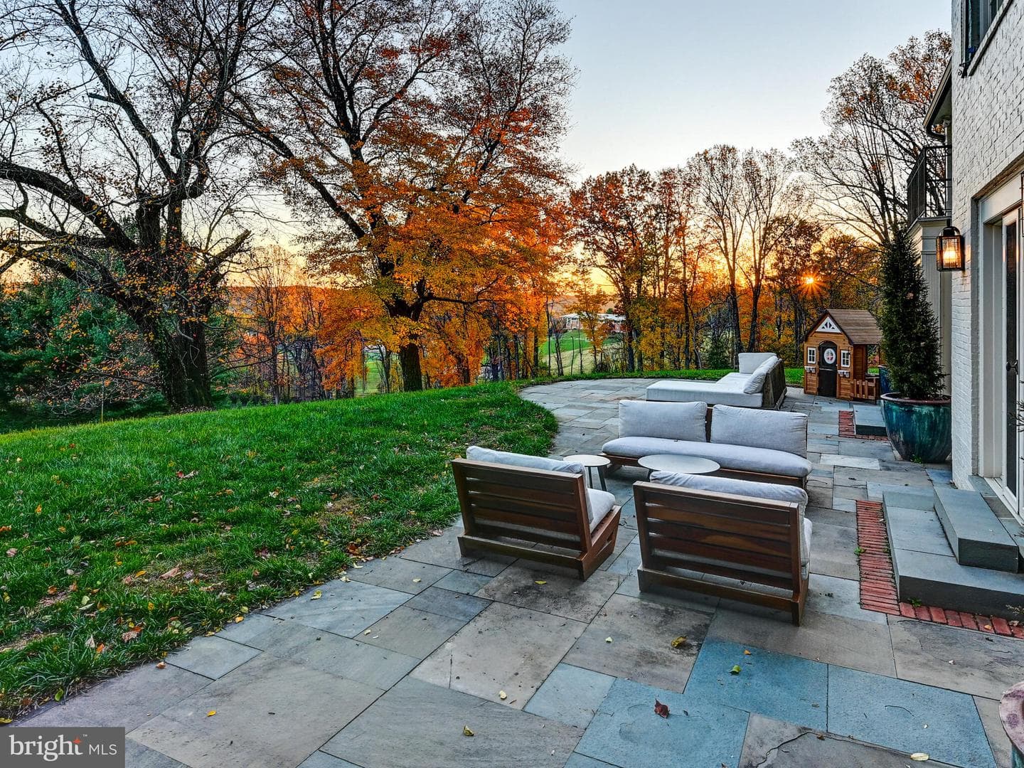 11129 Falls Road photo 49