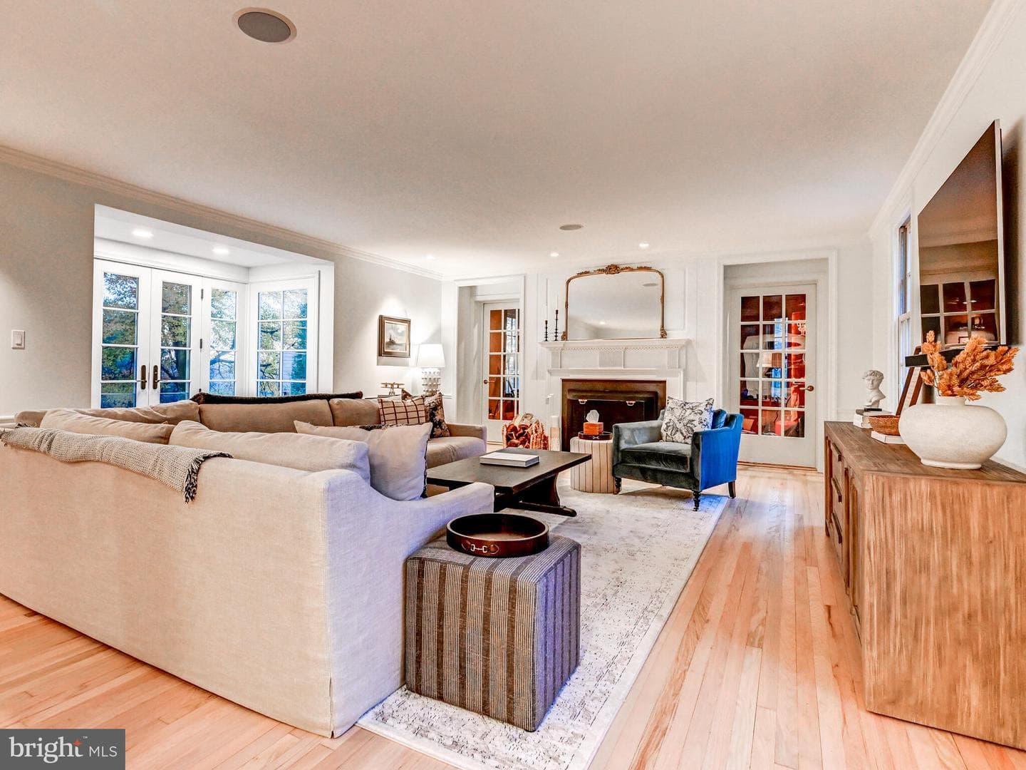 11129 Falls Road photo 8