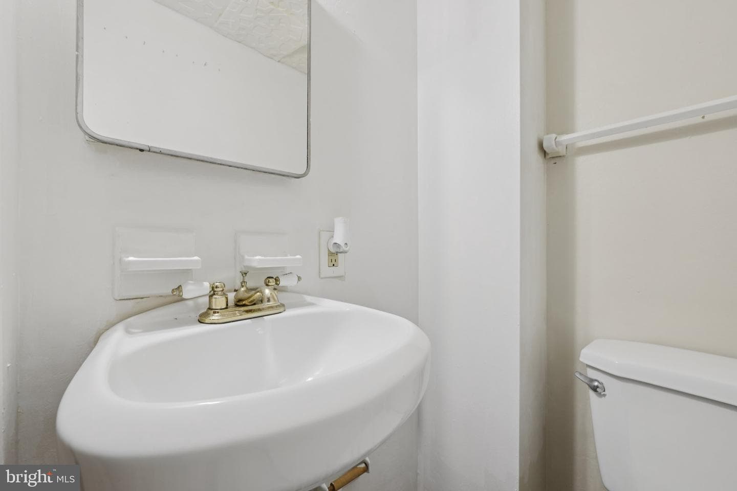 6415 Falkirk Road photo 8