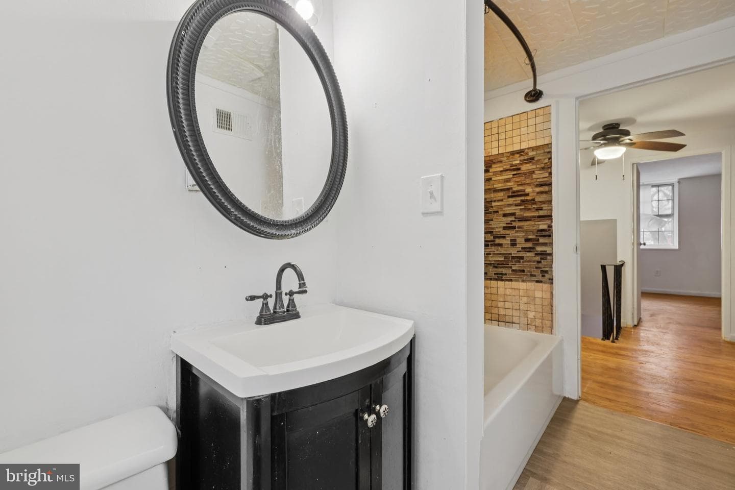 6415 Falkirk Road photo 9
