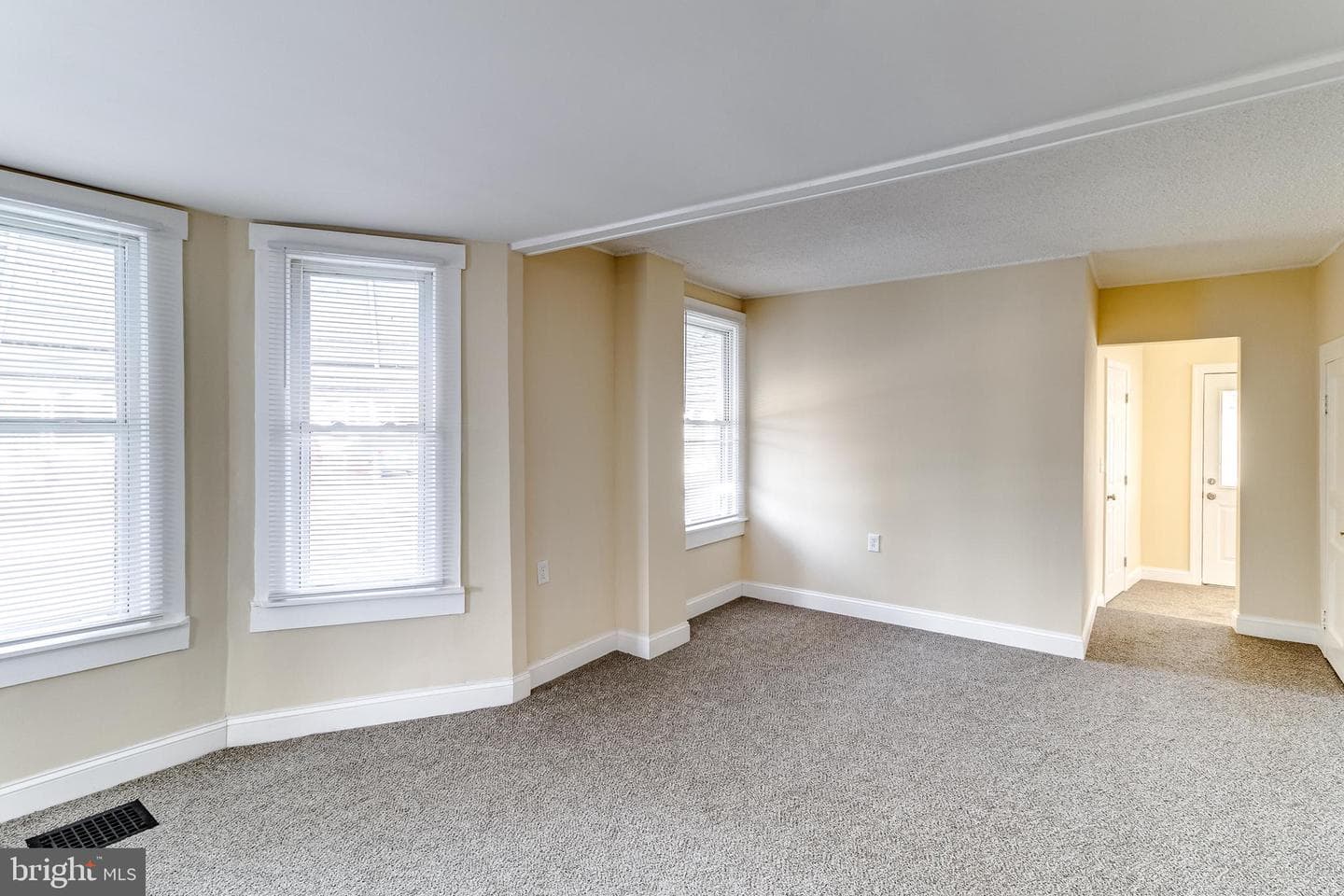300 Lorraine Avenue photo 13