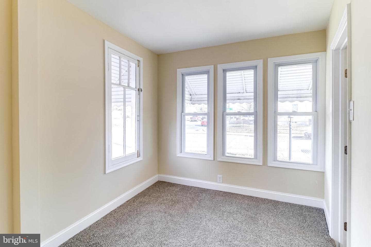 300 Lorraine Avenue photo 14