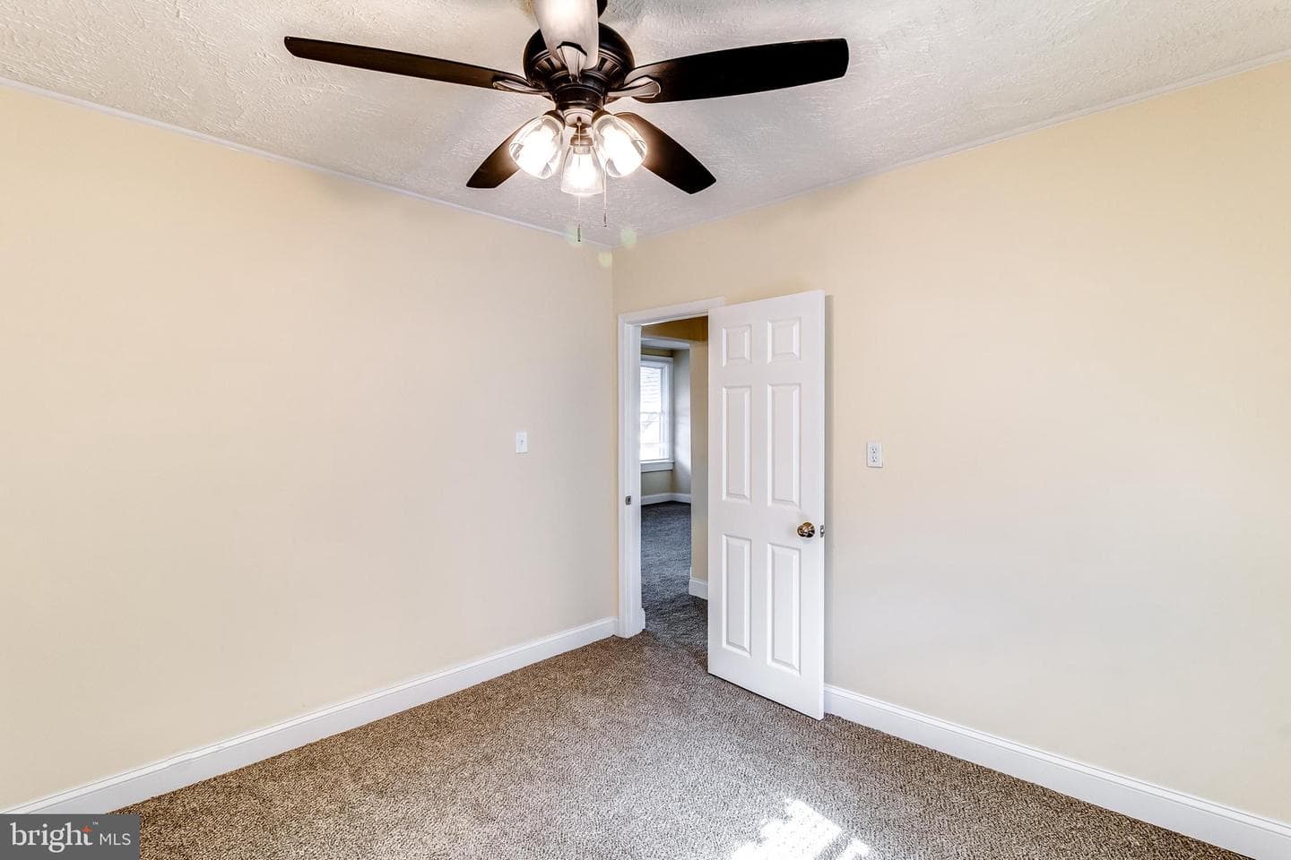 300 Lorraine Avenue photo 17